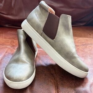 Coconuts by Matisse Gold Ankle Sneakers 8.5M